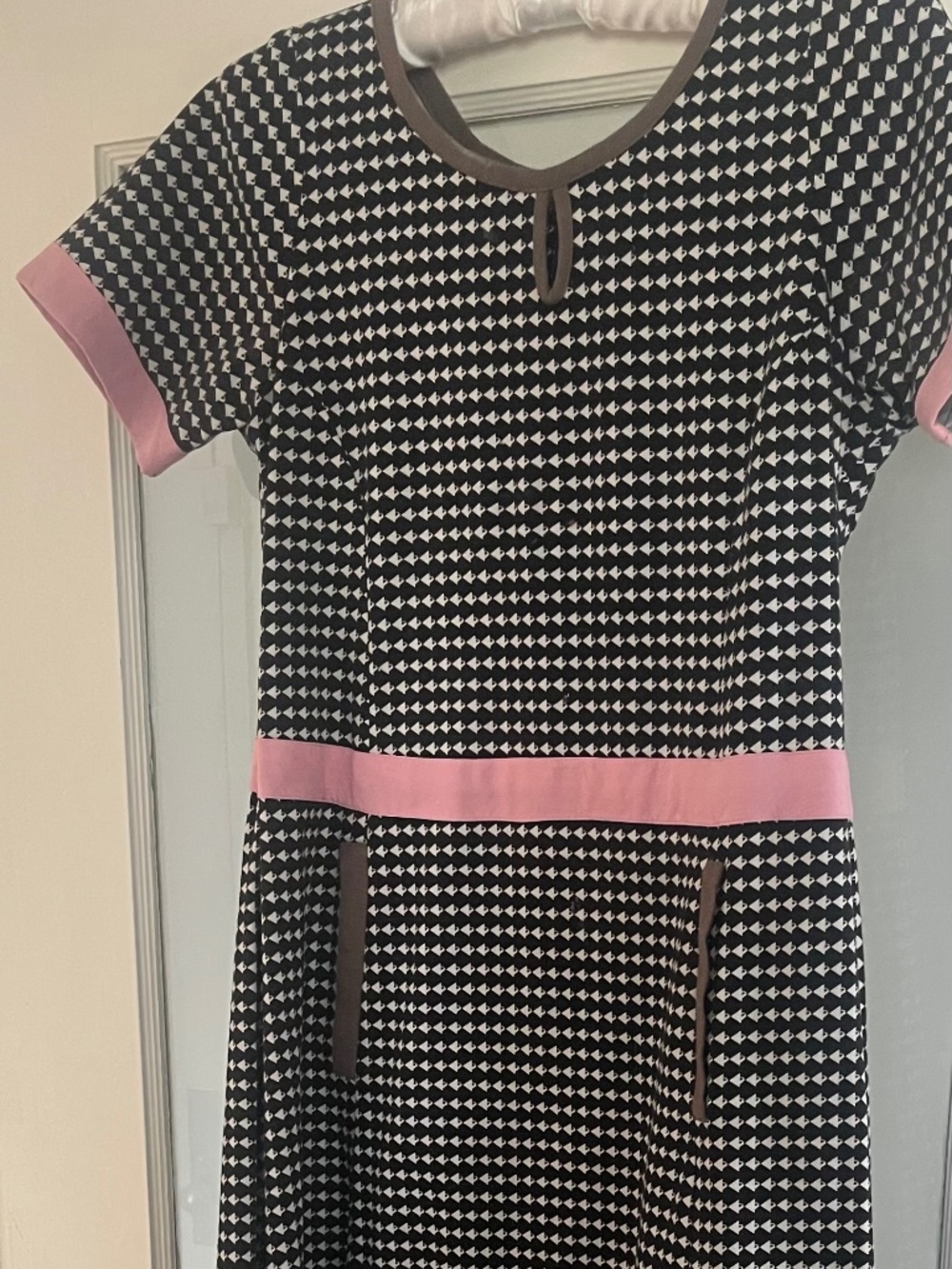 Modern houndstooth midi dress